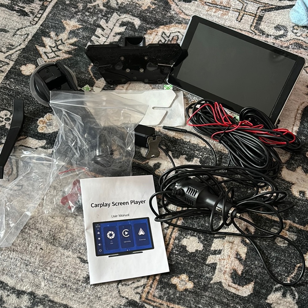Carplay Screen Player with Black Accessories